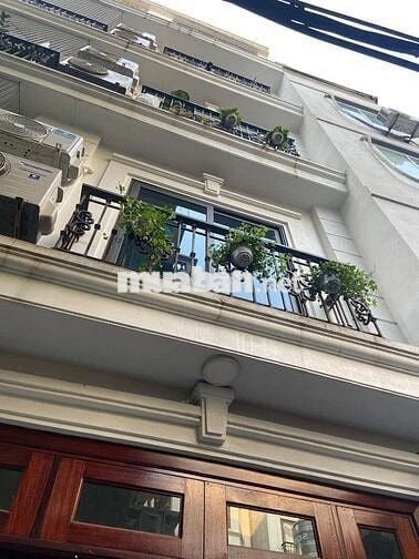 Bán nhà mới đẹp - 10m ra bãi xe - 30m ra ĐSQ Hàn Quốc - 38m chỉ 8,4 tỷ