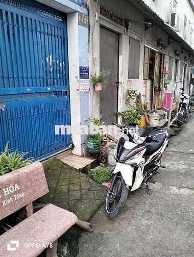 6tr chốt cọc 1thang nhà cấp 4 dt 4❌17 có 1pn To 1 máylạnh nhà đẹp tktq