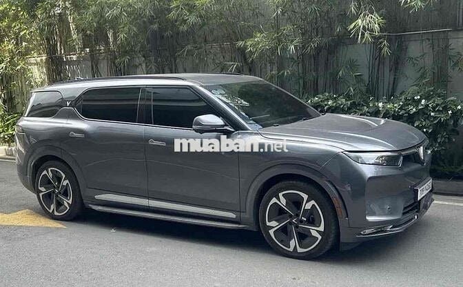 VinFast VF9 2025 Plus - siêu lướt 4700 km