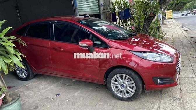 Ford Fiesta 2015 1.5 AT ( sedan )