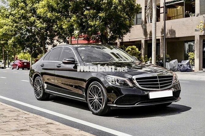 Mercedes C200 Exclusive 2019 - sang trọng lịch lãm