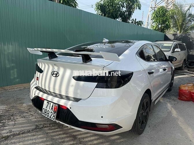 Hyundai Elantra 2019 1.6MT - 90000 km