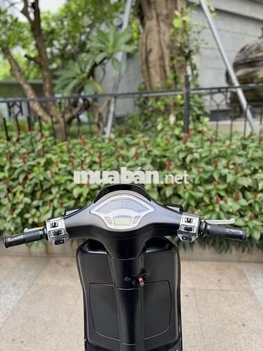 VESPA UP SPRINT Tặng Dầu Máy Dầu Láp Quạt Xoay Gió