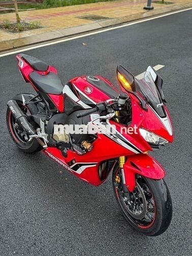 Honda CBR1000RR Fireblade