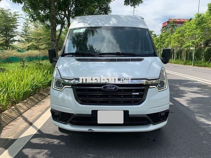 Ford Transit sx2024 cực mới ạ