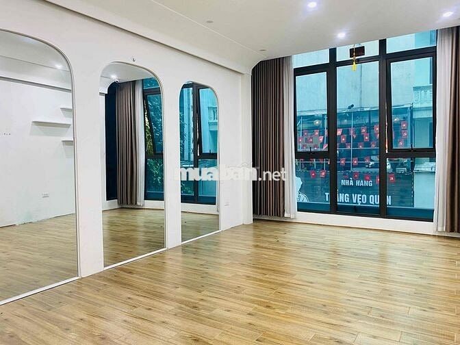 Mặt bằng kinh doanh 2 tầng 120m2 phố Nguyễn Thị Định vị trí siêu đẹp