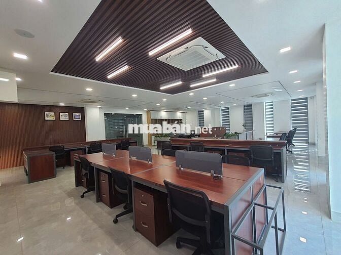 Văn phòng 120m2 - sức chứa 30 người kế bên Vạn Phúc City