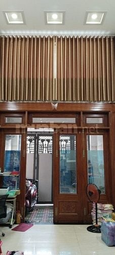 CẦN TUYỂN 1  NỮ PHỤ LIVE STREAM