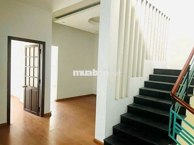 Nhà kiệt ôtô 134 m2,3 phòng ngủ, đã có số hồng