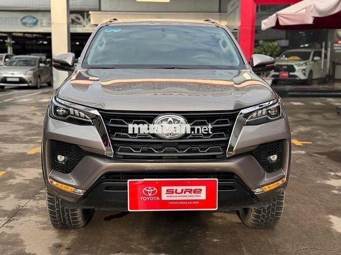 Toyota Fortuner 2022 2.4L 4x2 AT - 54400 km