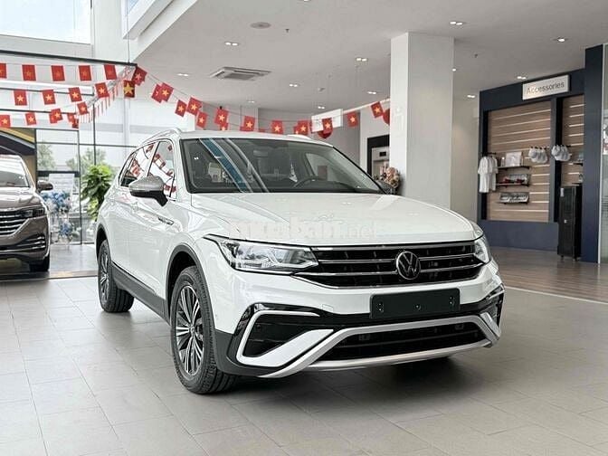 Volkswagen Tiguan 2023 mới 100% chỉ 200tr nhận xe