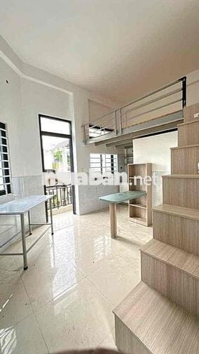Cho thuê phòng gác lửng, ban công đường Văn Chung, Tân Bình - 4tr9