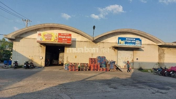 Cần tuyển Nam bốc xếp, lơ xe tải