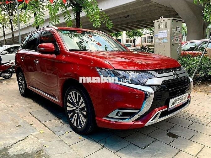 Outlander 2.0 Pre sx 2022 mẫu 2023 tuyệt đẹp