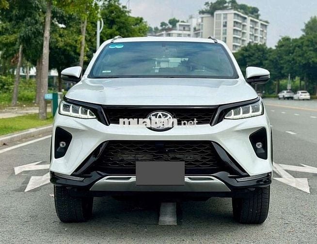 Toyota fortuner legender 2.4G- 29000 km
