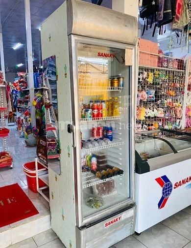 TUYỂN NHÂN VIÊN TRỰC QUẦY HÀNG TẠI CỬA HÀNG 