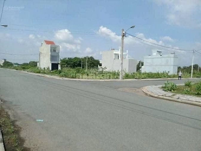 Chính chủ Bán đất MT 2500m2 đối diện Khu du lịch Song Long đường D1, Q