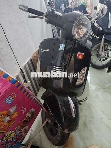 Vespa GTS 125ie 4 val nhập Ý