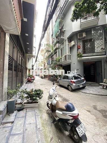 CHO THUÊ NHÀ NGUYÊN CĂN LÀM VP 3 BƯỚC RA HỒ HOÀNG CẦU 45M2 5T 25TR