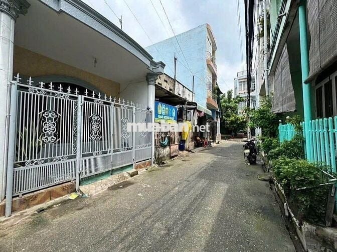 🏡NHÀ NÁT 820 TRIỆU BÁN Ở NGAY PHAN VĂN HỚN HÓC MÔN DT 118M2 SỔ RIÊNG