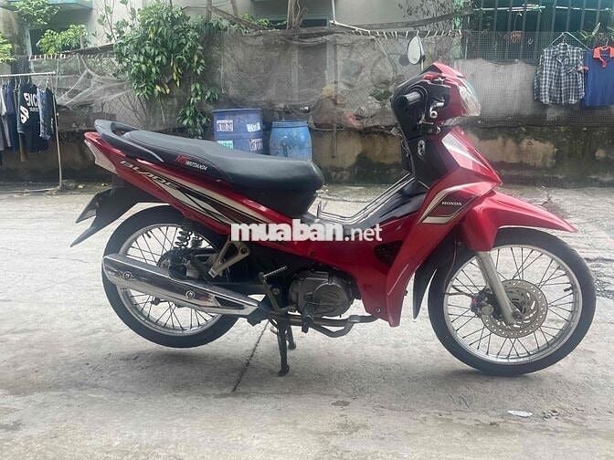 BLADE máy êm xe đẹp B64.