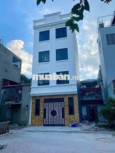 Nhà view hồ mặt tiền 5.5m, sân trước nhà như sân hội trường,40m,4 tầng