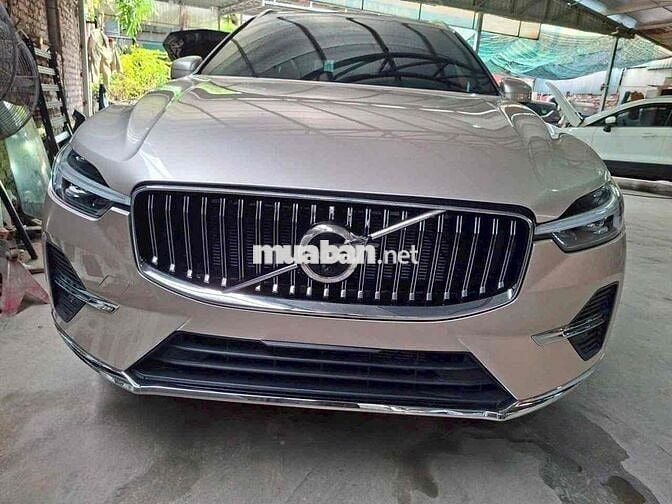 Volvo XC60 2023 Ultimate Bright B6 AWD - 10000 km