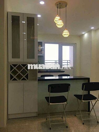 Nhà mặt tiền 100m2, 3 tầng, đường Điện Biên Phủ