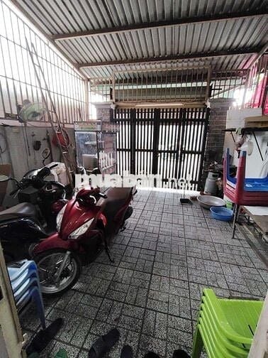 NHÀ 2LẦU SÁT PHẠM VĂN ĐỒNG, 4,2X17M 3PN 3WC FULL NỘI THẤT, SÂN ĐẬU OTO