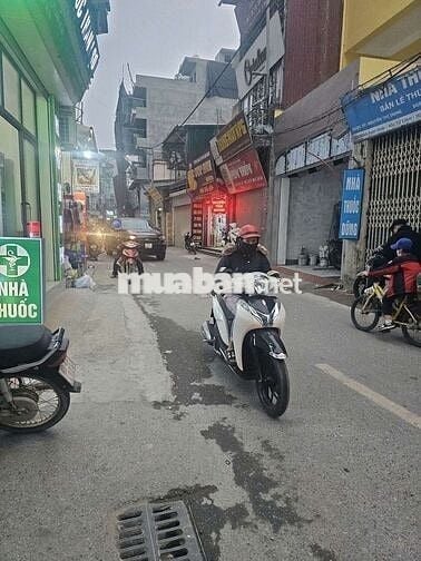 SIÊU PHẨM PHẠM VĂN ĐỒNG - GẦN PHỐ - FULL NỘI THẤT - KHÁCH ĐẾN Ở NGAY