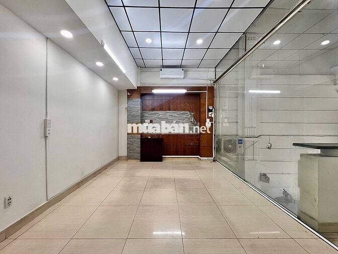 MẶT BẰNG KINH DOANH ĐƯỜNG LỚN, CÓ TOLET RIÊNG, LÝ PHỤC MAN QUẬN 7