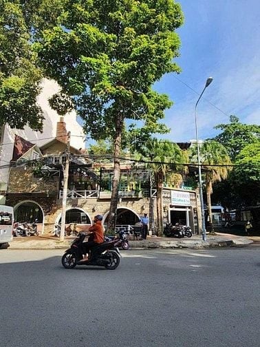 BÁN BIỆT THỰ 320m, 3 MẶT TIỀN,NGUYỄN GIA TRÍ, BÌNH THẠNH GIÁ 110 TỶ.TL