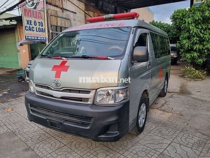 TOYOTA HIACE AMBULANCE 2011 DẦU