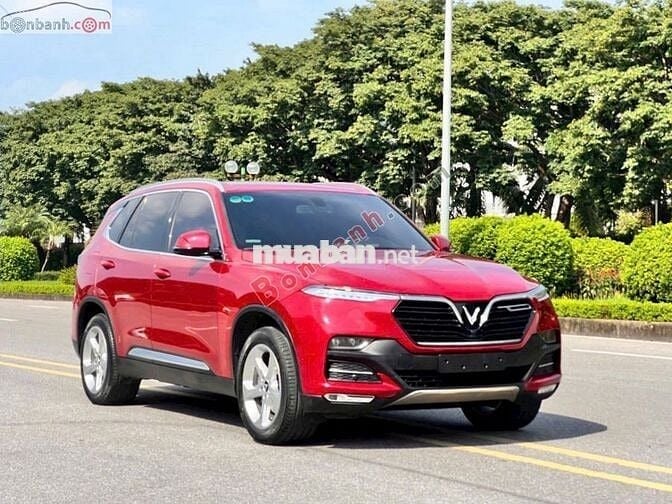 Xe VinFast Lux SA 2.0 Plus 2.0 AT 2021