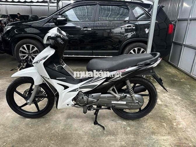bán Honda wave RS 110 màu trắng đen đời 2013 bstp