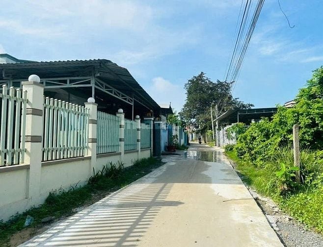 5x39 có thổ, gần cổng KCN. Đường bê tông. 350tr 