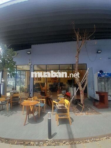 Cho thuê mặt bằng 500m2 setu sẳn quán cafe mặt tiền gần trường học