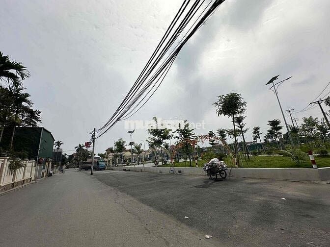 SÁT THÀNH PHỐ THÔNG MINH-OTO NGỦ TRONG NHÀ-VÀI BƯỚC CHÂN RA TRỤC CHINH