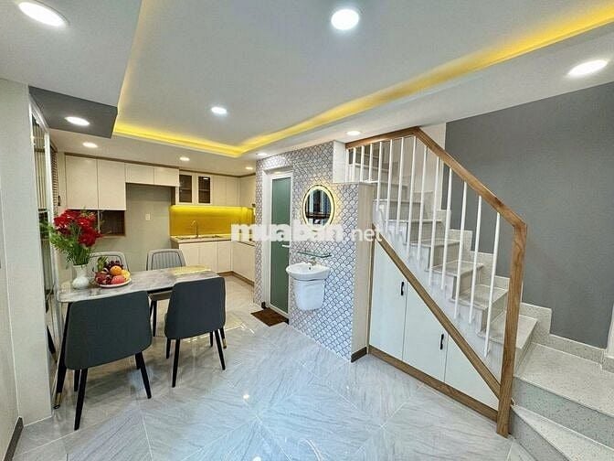 FULL NỘI THẤT CAO CẤP. Cho thuê nhà hẻm Huỳnh Văn Bánh 20m2. 2PN 2WC