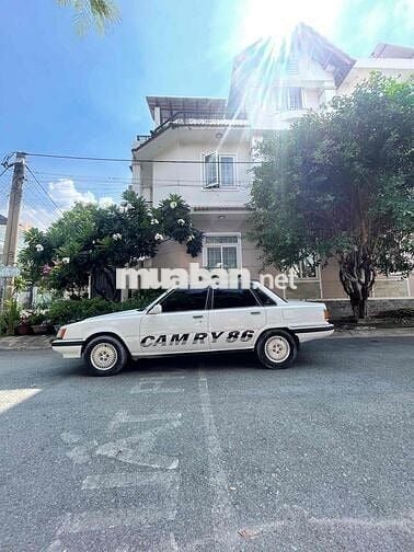 Toyota Camry 1986, xe chính chủ ký bán.
