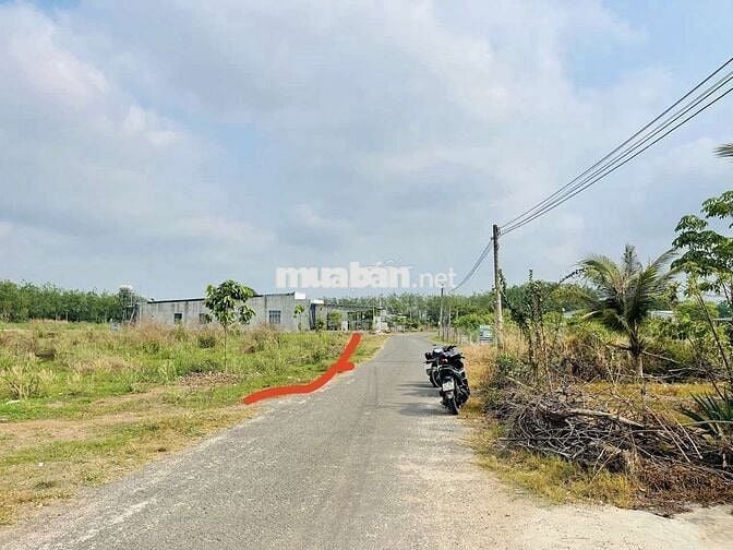 Đất thổ cư .Giá rẻ . Diện tích 300m2.Thổ cư sẵn 100