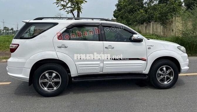 Toyota Fortuner 2011