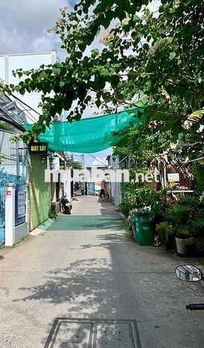 BÁN GẤP NHÀ CẤP 4 CÓ 2PN MT ĐƯỜNG OTO