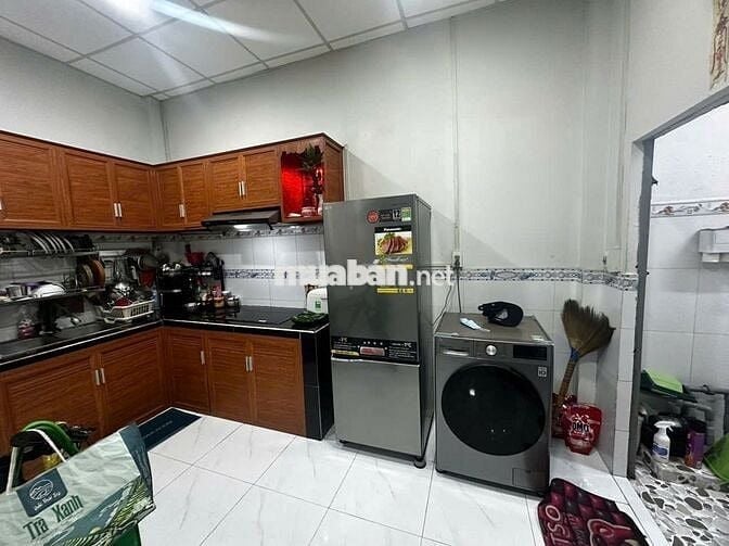 Cần bán nhà vĩnh lộc B, gần chợ và trường học. có thương lượng.