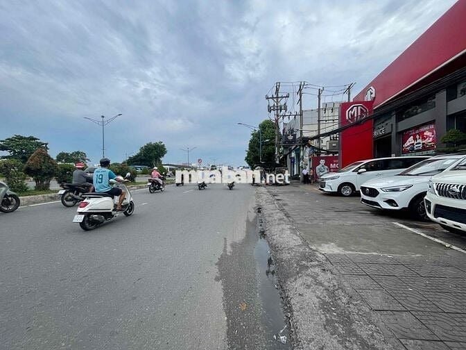 Bán nhà mới 2/ Trường Chinh , P15 Tân Bình kế BigC giá tốt ***