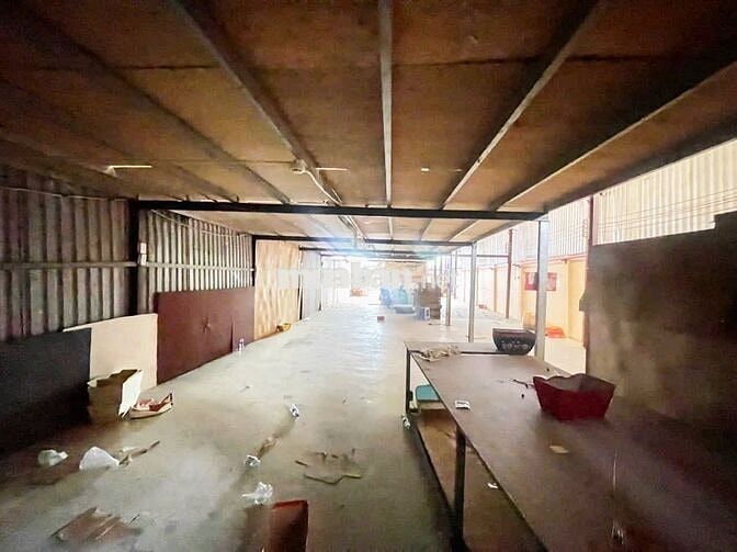 CHO THUÊ KHO XE TẢI ĐS TÂN QUY QUẬN 7 300M2 GIÁ 25TR/ THÁNG