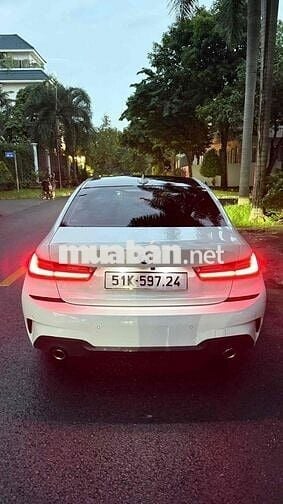 BMW 3 Series 2022 320i M Sport - 27000 km