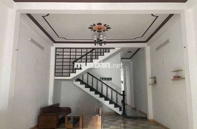 Cho thuê nguyên căn 3 tầng mặt tiền Hồ Tông Thốc