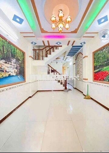Cho thuê nhà 100M Sân Xe Hơi gần trường Đông Hoà C
