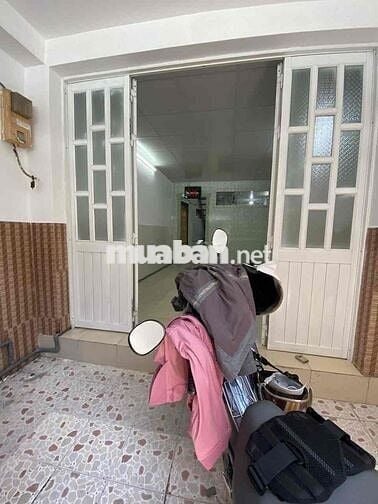 Nhà Nguyễn Hữu Cảnh - 2 phút đến quận 1 - phù hợp gia đình 4 người/ SV
